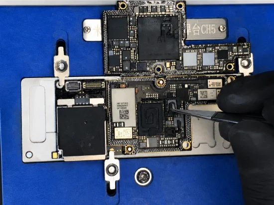 Reparación de placa base iPhone en Fuengirola